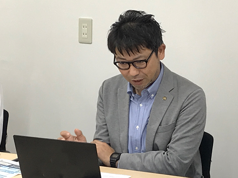 オンラインセミナーの佐々岡さん